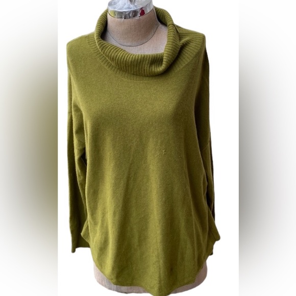 Eileen Fisher 100% wool beautiful dark olive green sweater - Picture 2 of 11